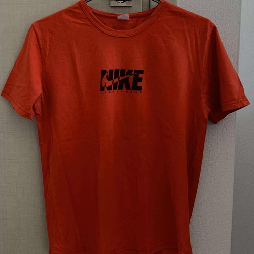 Nike Sportswear red shirt size M like new