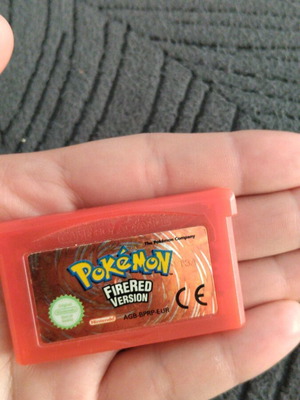 Pokemon FireRed Version Game Boy Advance like new, authentic European edition