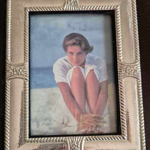 Photo album like new with frame exterior