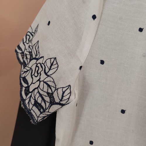 Vintage white dress with blue roses, like new, sizes L to XXL