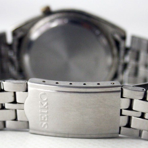 Seiko Quartz 21 Jewels Vintage Wristwatch Japan 2035 0224R2 New Battery