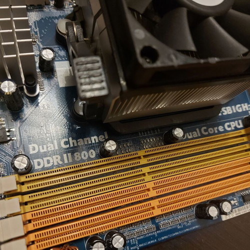 AsRock ALiveSATA2-GLAN Socket AM2 motherboard used, 2 RAM slots not working
