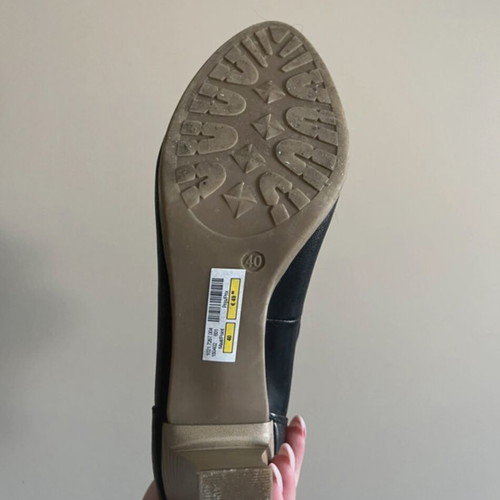 Pumps Excellent black size 40 like new with elastic strap and block heel