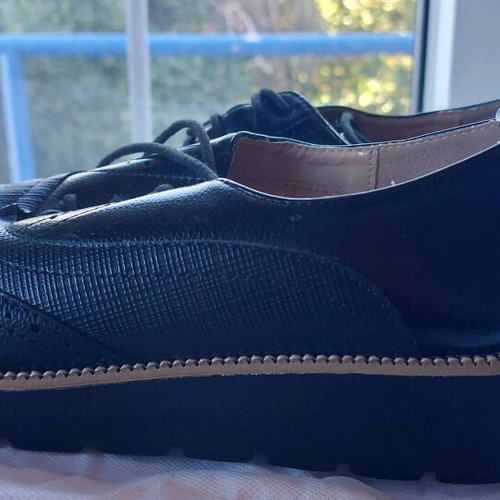 Diamantique women's black Oxford shoes used