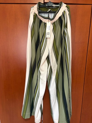 Панталон Vassia Kostara medium нов, бял и зелен