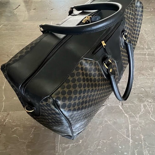 Belle large travel sack like new, black with ochre geometric pattern