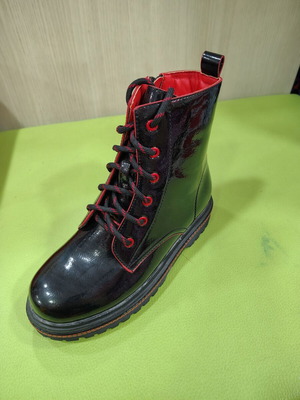 Adam's Shoes women's boots with platform sole, new, black