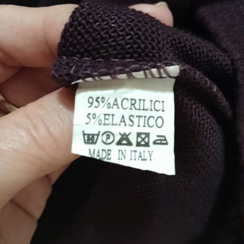 Borno sleeveless shirt like new, black and red, size L