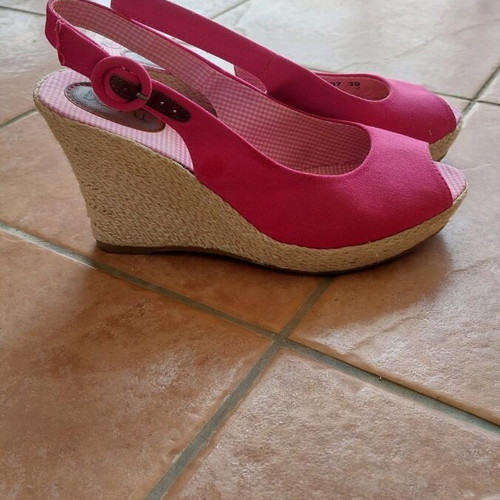Wedge sandals like new, size 39, beige and pink