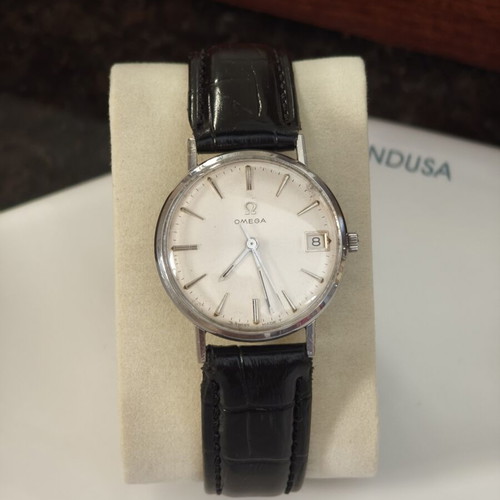 Omega Vintage dress watch manual winding 1966 ref. 132.018