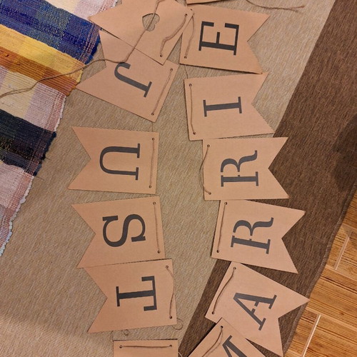 Just Married cardboard flags like new, pack of 14 for wedding decoration