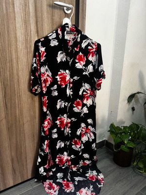 Shirt one size used, long with buttons and thin fabric