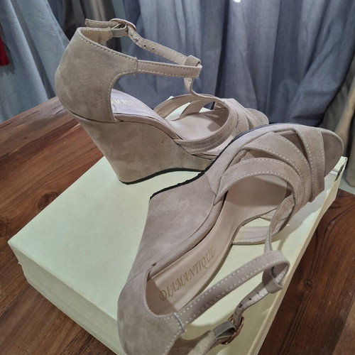 Beige platform sandals size 36, like new, 11cm heel