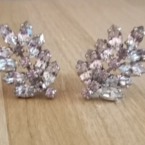 Vintage earrings with clips, like new, transparent crystals