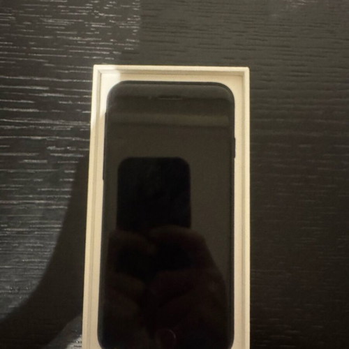 iPhone 7 32GB new, black, with charger and headphones