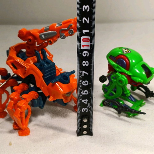 Workbot robots by NEW RAY 1994 used, pack