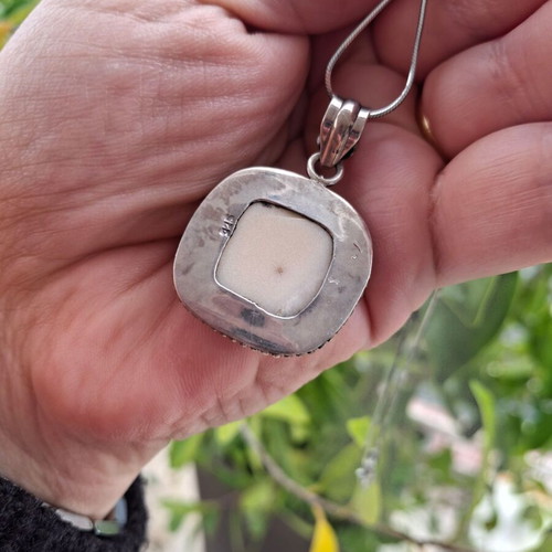 Silver 925 chain and pendant like new with semi-precious stone