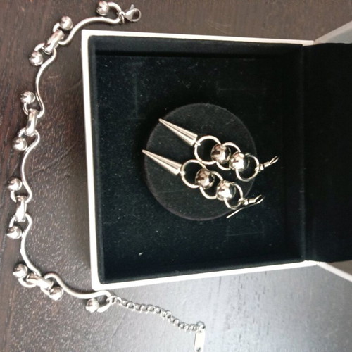 Stainless Steel Bracelet and Earrings Set like new, hypoallergenic silver