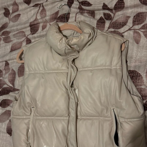 Sleeveless leather jacket like new, size S, beige