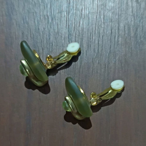 Vintage Jeannine Bijoux clip earrings new green