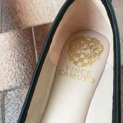 Vince Camuto leather ballet flats new, black with gold detail, size 37