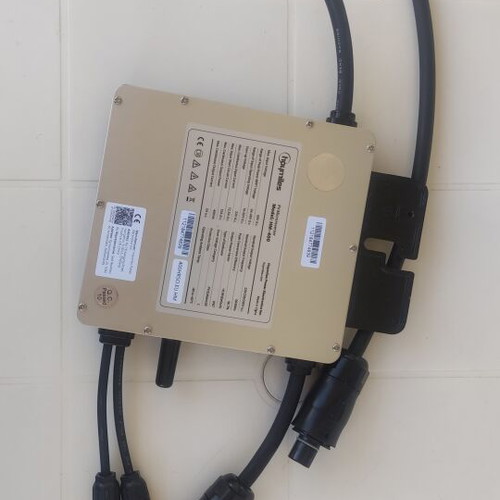 Hoymiles HM-400 microinverter for balcony solar panel