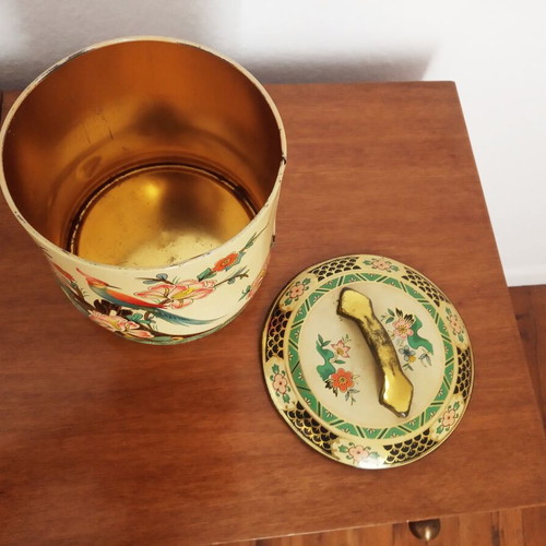 Vintage metal container used with lid and tropical bird decoration