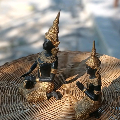 Deity figurines like new with gilded details
