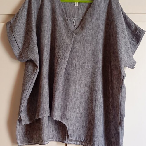 Plus Size Asymmetrical Blouse like new, one size, gray