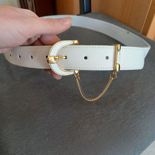 Leather women's white belt CodeR44 like new, size 90