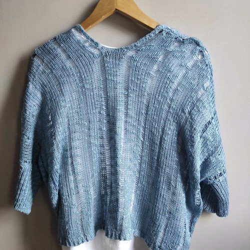 Knitted spiderweb blouse like new, medium blue