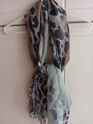 Venus long scarf 100% viscose new