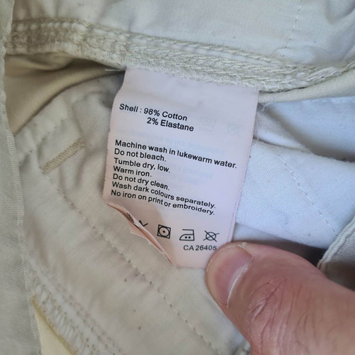 Helly Hansen men's beige shorts size 32 / M
