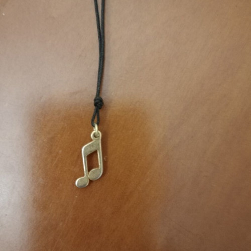 Necklace with Silver Musical Note pendant like new
