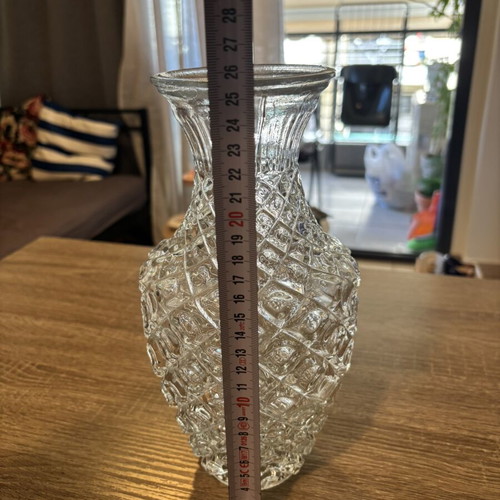 Glass vase with beautiful design like new
