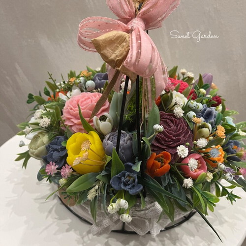 Basket with aromatic soap flowers new