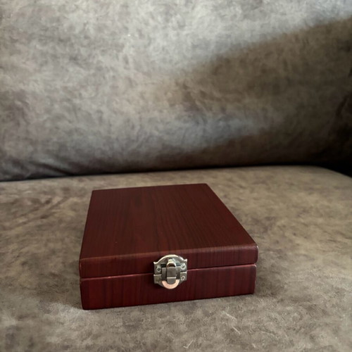 Wine set case with accessories like new