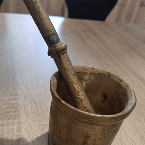 Metal mortar and pestle used, solid brass, 3 kg