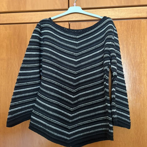 Women's pullover like new, size L, black and white