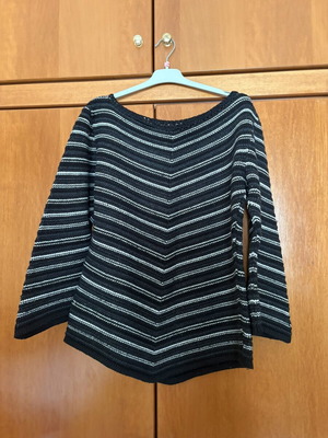 Women's pullover like new, size L, black and white