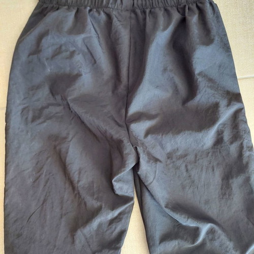 Reline cargo black pants used with elastic waist and ankles