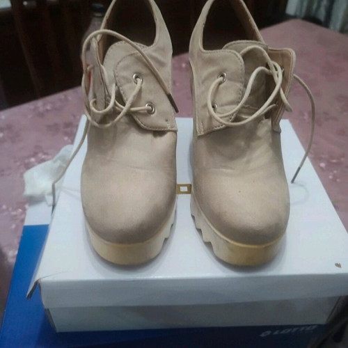Platform shoes like new, beige, size 38, suede