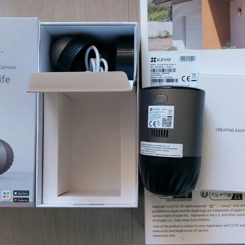 EZVIZ Wireless Camera Kit with Solar Panel like new, 1080P