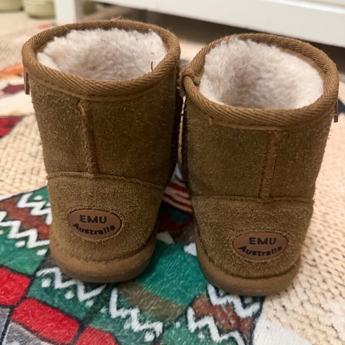 Emu kids boots used, size 25/26, brown with fur lining