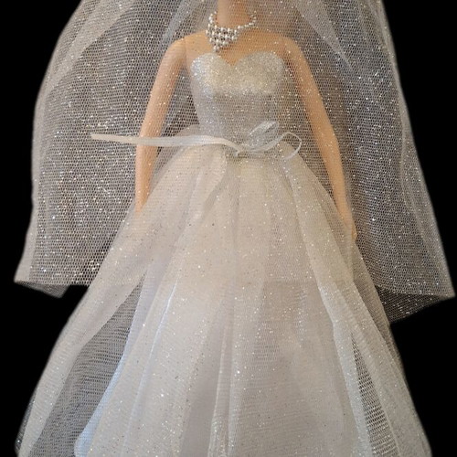 Doll with wedding dress like new