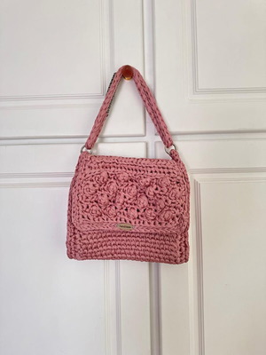 Handmade knitted shoulder bag pink new with adjustable handle