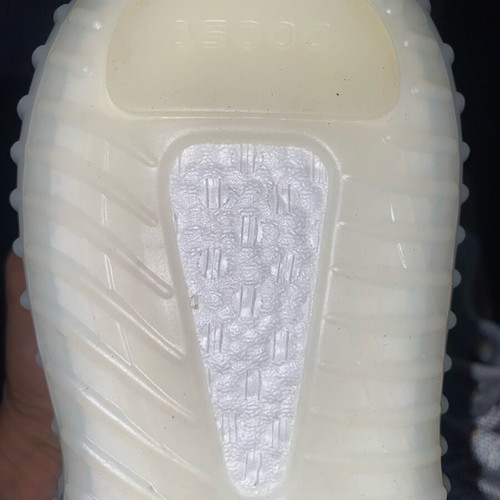 Yeezy Boost 350 V2 Static sneaker new, size 39 1/3