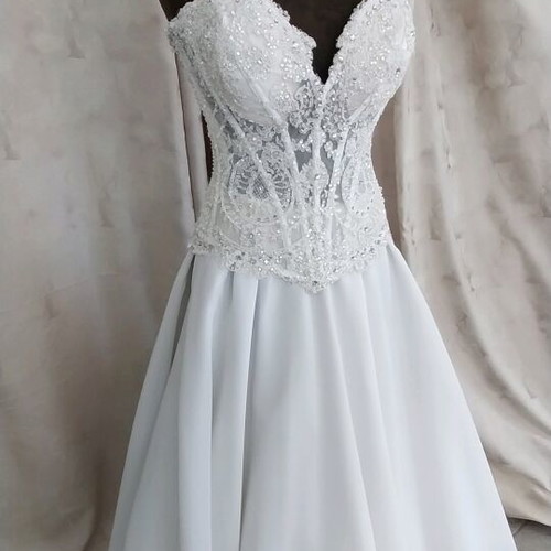 Wedding bustier embroidered with stones, strass and Swarovski, new