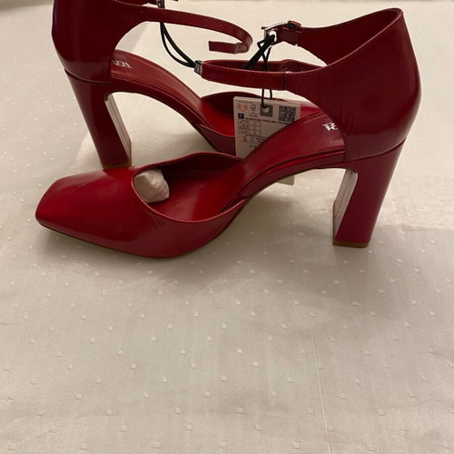 Zara leather shoes with strap red new, size 38