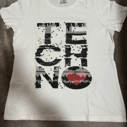 Techno women's t-shirt white with red heart print size M like new